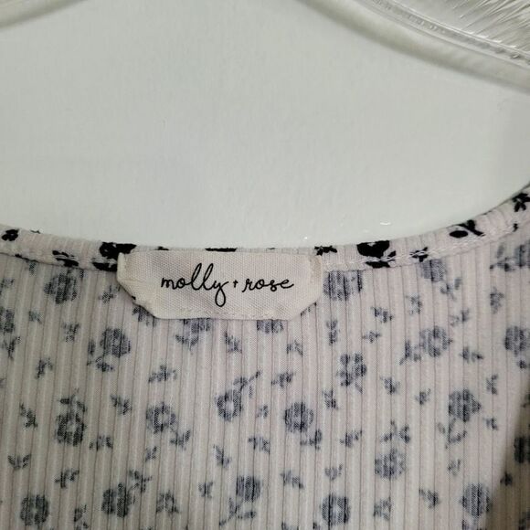 MOLLY + Rose Floral Cinched Ribbed V Neck Top - Picture 3 of 4